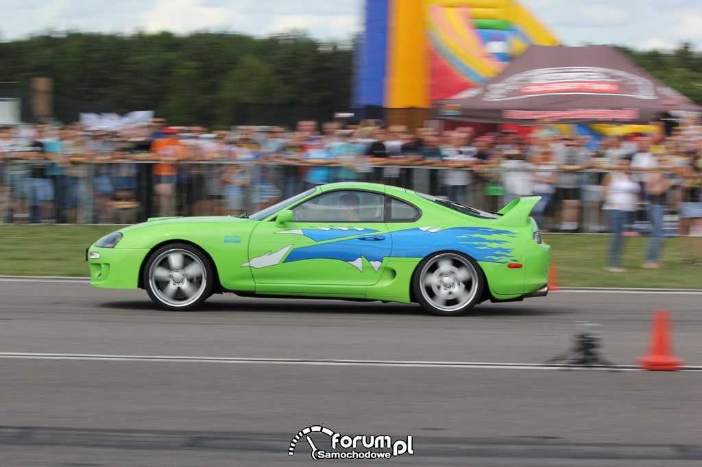 Toyota Supra, wyścigi równoległe, bok, 2