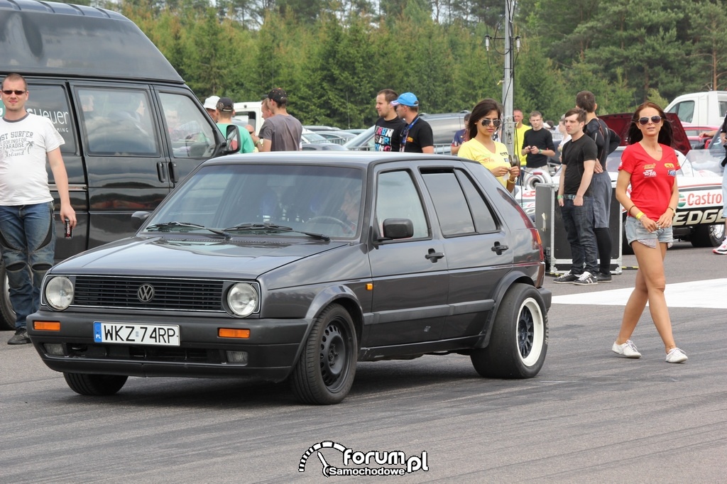 Volkswagen Golf II z napędem na tył, oczekiwanie na start