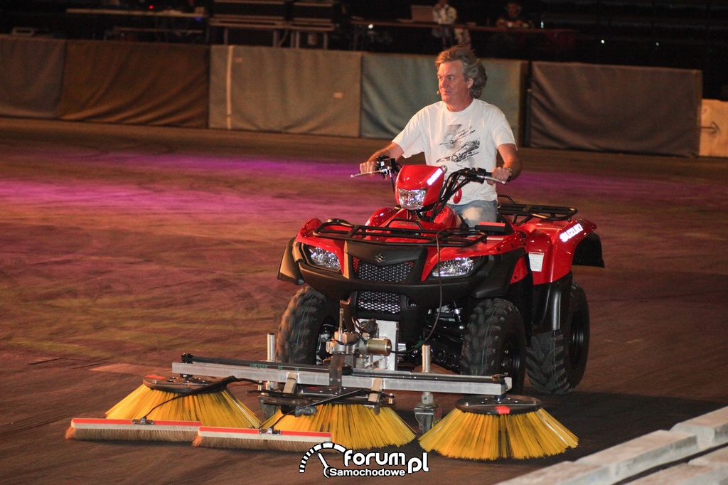 Wyścigi rydwanów zbudowanych na bazie skuterów Top Gear Live