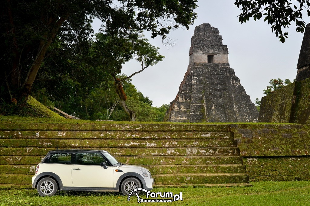 MINI Cooper, wizyta w Tikal, Guatemala, 2