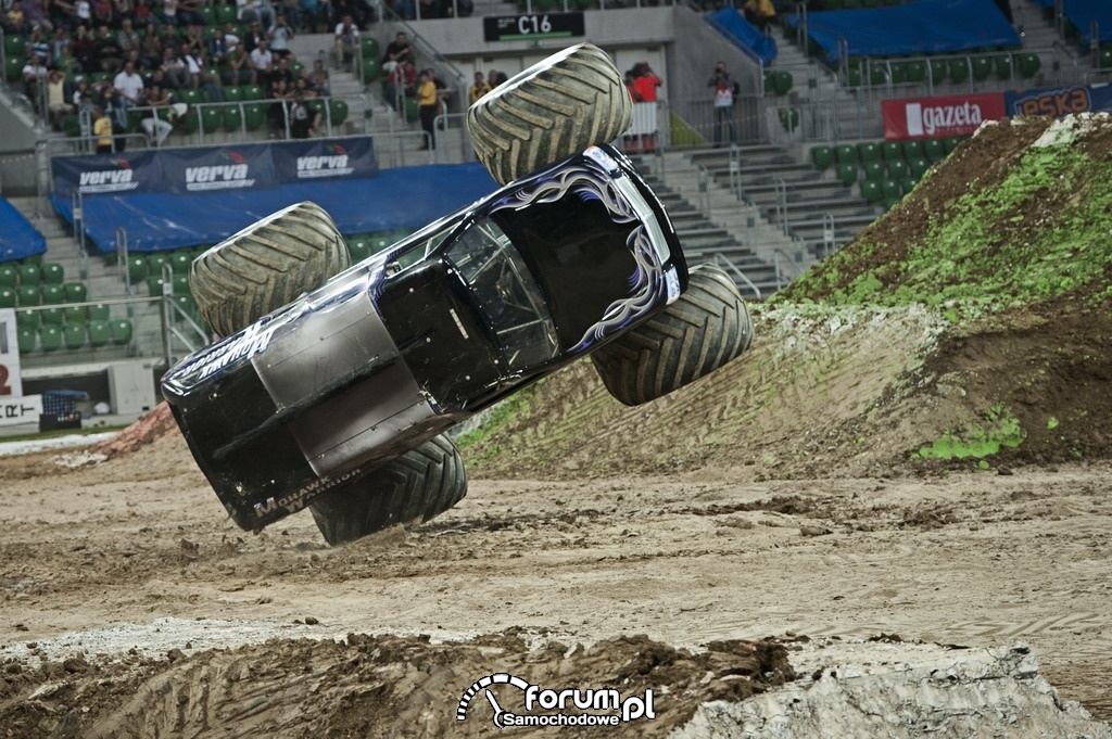 Monster truck na boku - Monster Jam 2011