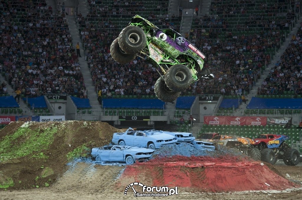 Monster truck w locie - Monster Jam 2011