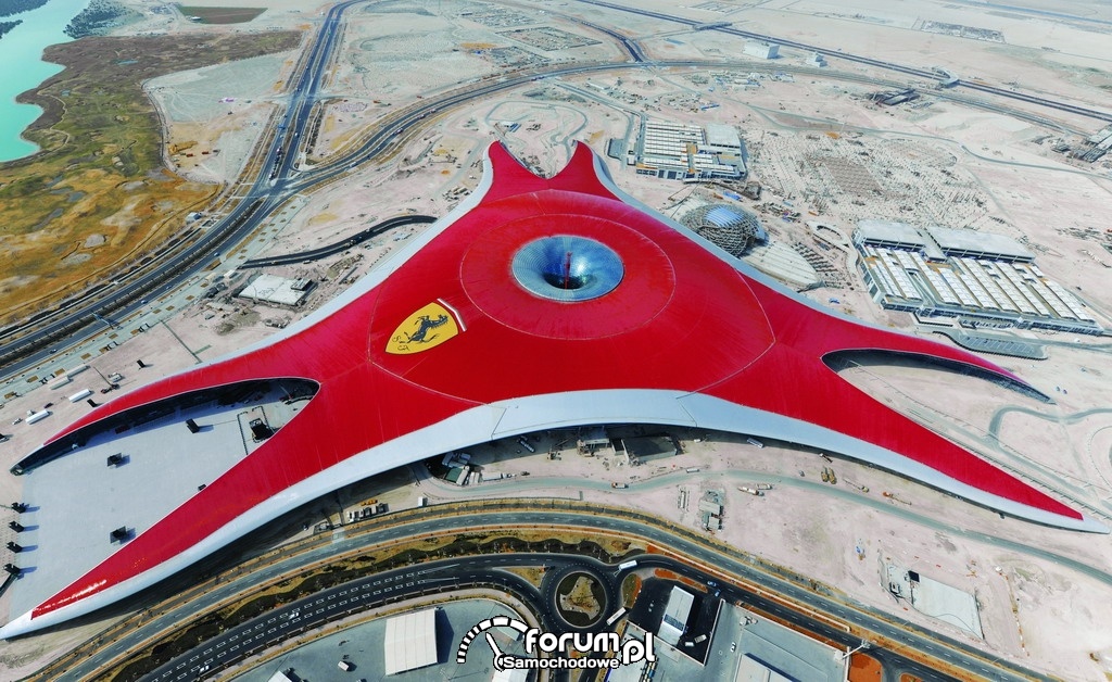 Park Rozrywki Ferrari World w Abu Dhabi