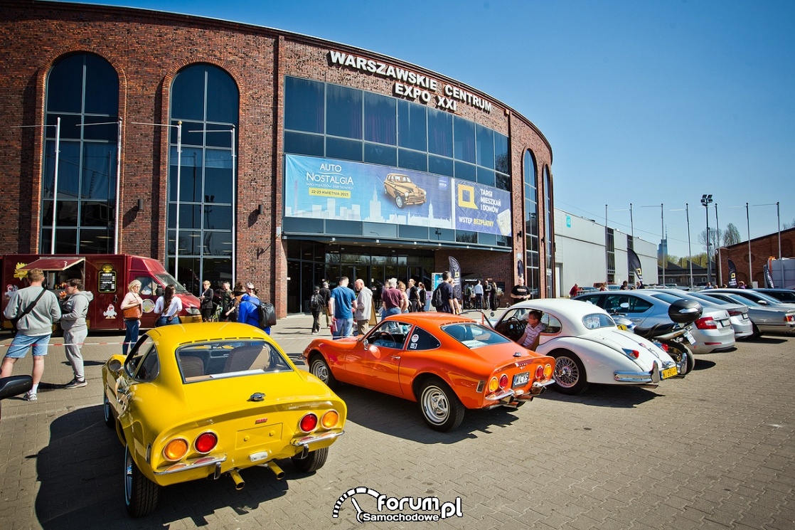 Samochody zabytkowe na targach Auto Nostalgia 2023