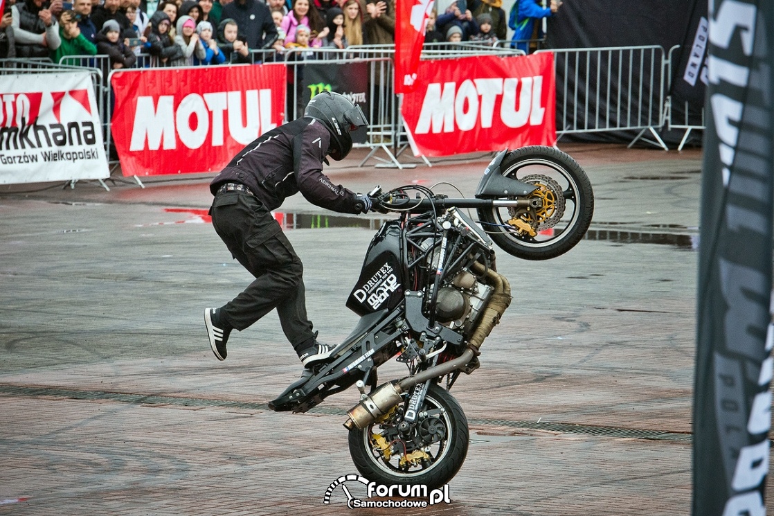 Stunt motocyklowy - Motor Show 2023