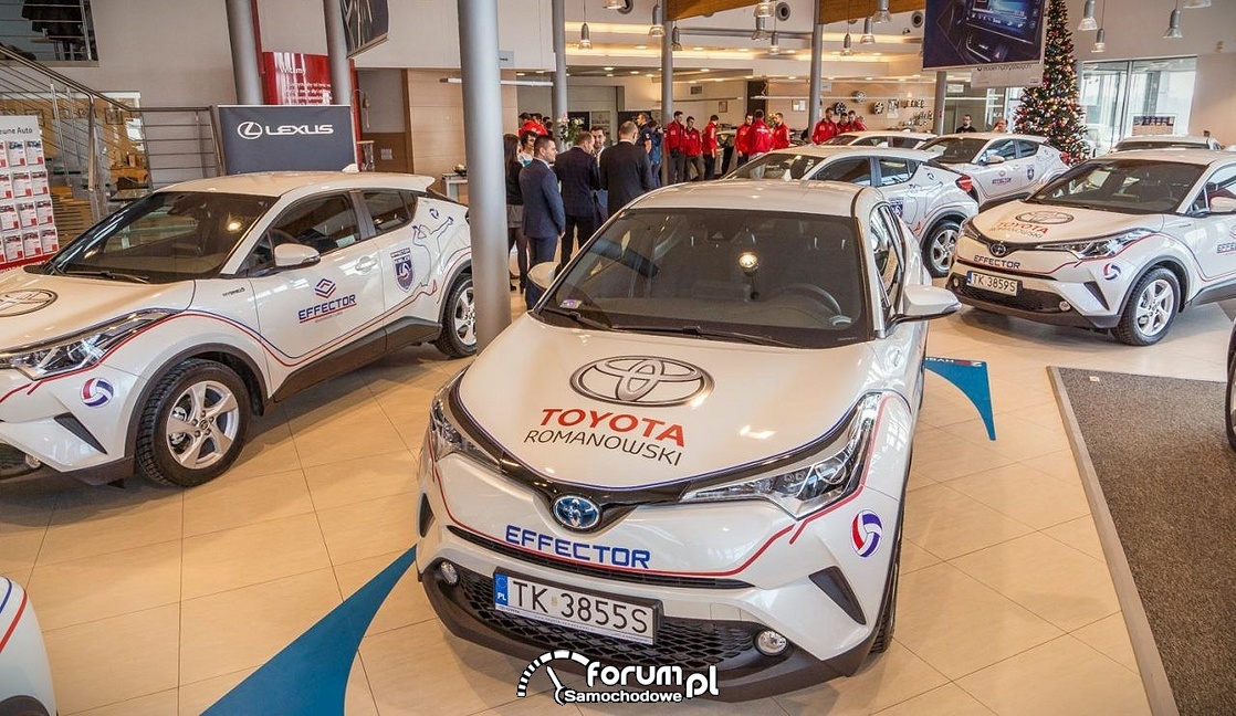 Siatkarze będą jeździć hybrydowymi crossoverami Toyota C-HR