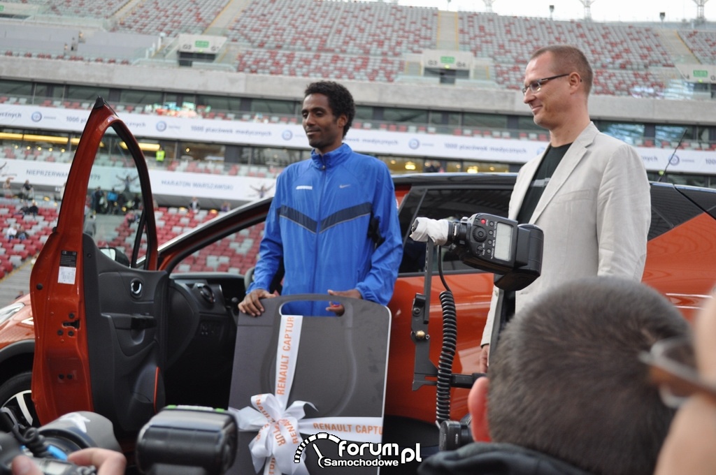 Zwycięzca Maratonu Warszawskiego, Yared Shegumo, Renault Captur